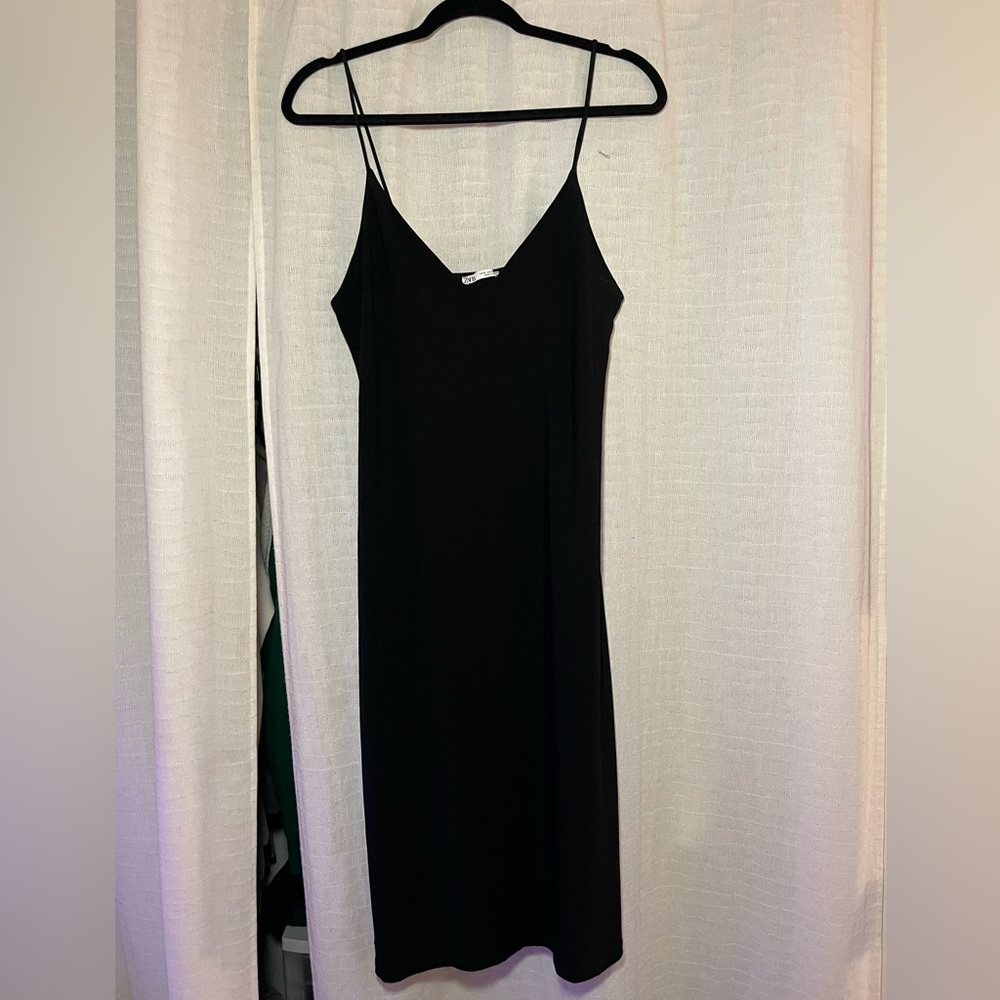 Black Zara V neck slip dress size small midi length